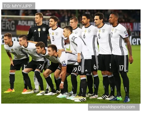 米兰同城德比胜利后球员们在餐厅欢庆继续热烈庆祝