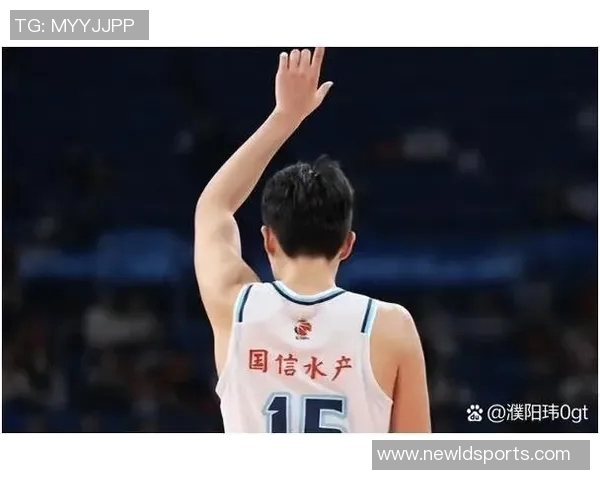 杨瀚森在比赛中表现出色需加强防守与无球跑动提升实力